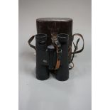 A pair of Leitz 'Trinovid' 8x40b binoculars, No. 805451, in leather case.