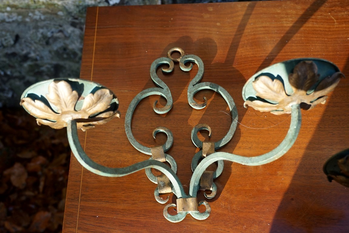 Four matching wrought iron wall tealight holders. This lot can only be collected on Saturday 19th - Image 3 of 4