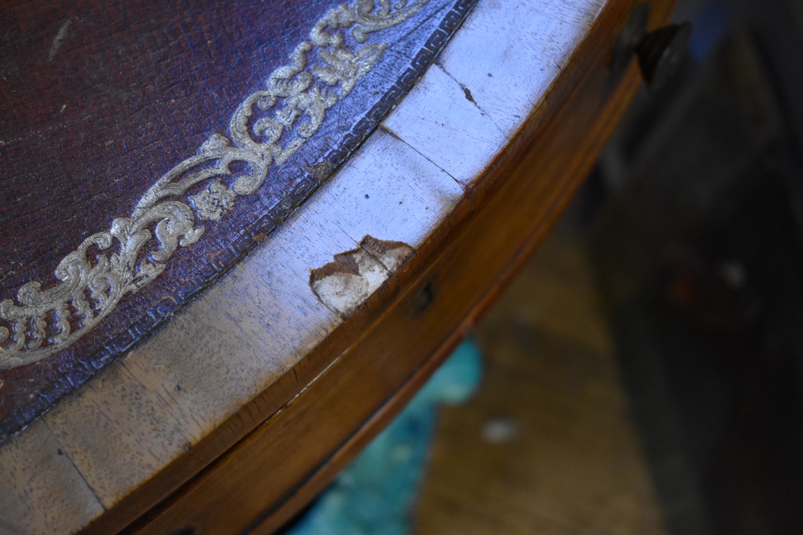 (THH) A 19th century mahogany circular drum top tripod library table, with tooled leather inset - Image 2 of 4