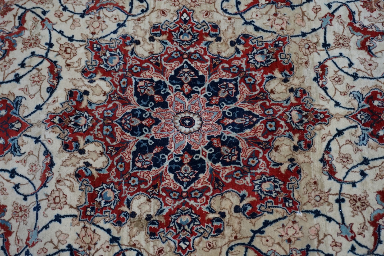 A signed Isfahan rug, 240 x 148cm. - Image 6 of 20