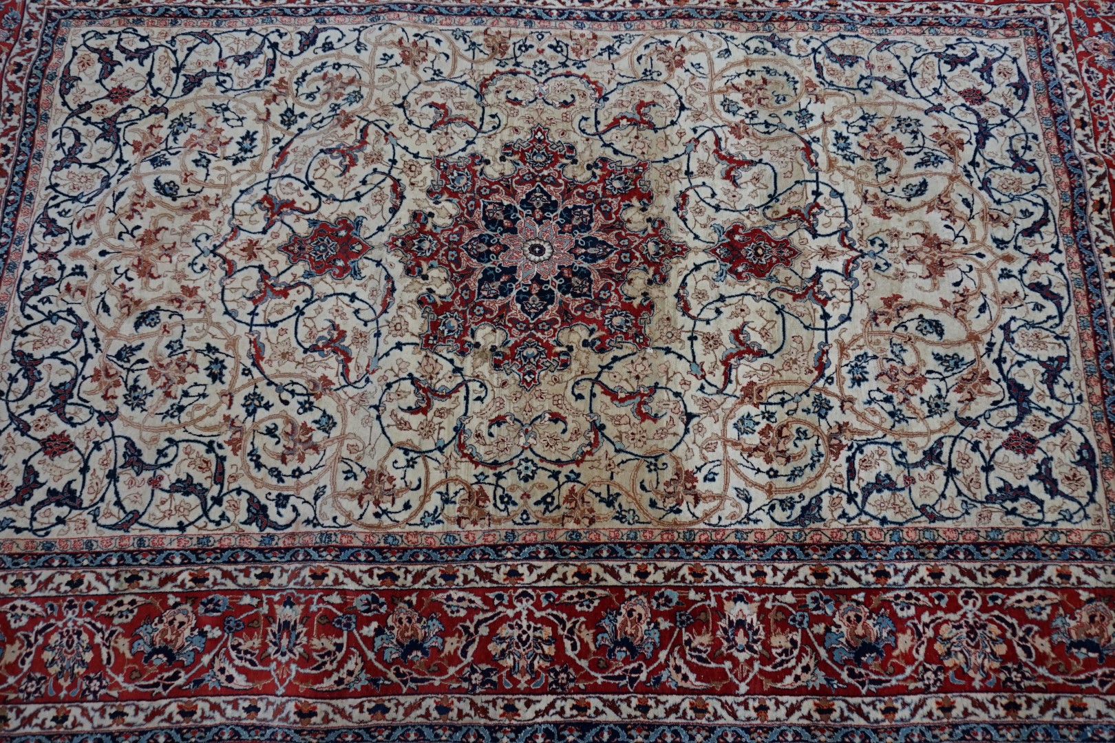 A signed Isfahan rug, 240 x 148cm. - Image 8 of 20