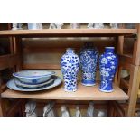 A collection of Chinese blue and white porcelain, 18th /19th century, (s.d.).