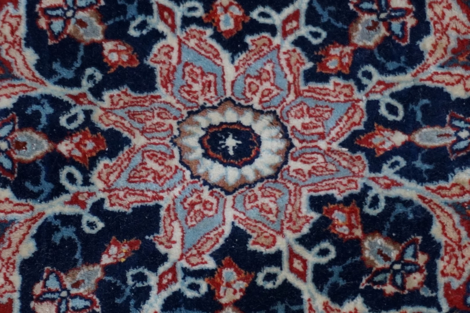 A signed Isfahan rug, 240 x 148cm. - Image 7 of 20