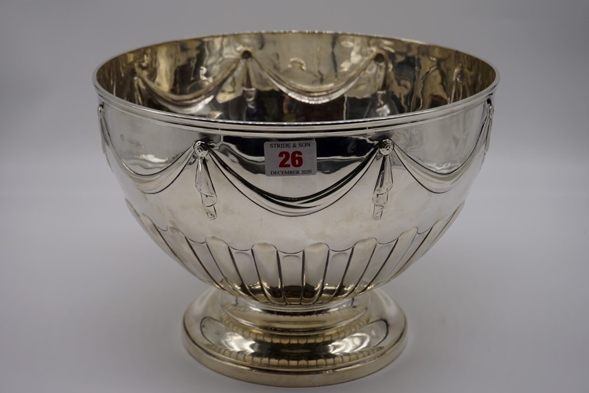 An impressive Victorian silver punch bowl, by Walter & John Barnard, London 1888, 28cm diameter,