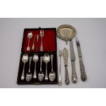 A quantity of silver and silver handled flatware etc, 177g weighable.