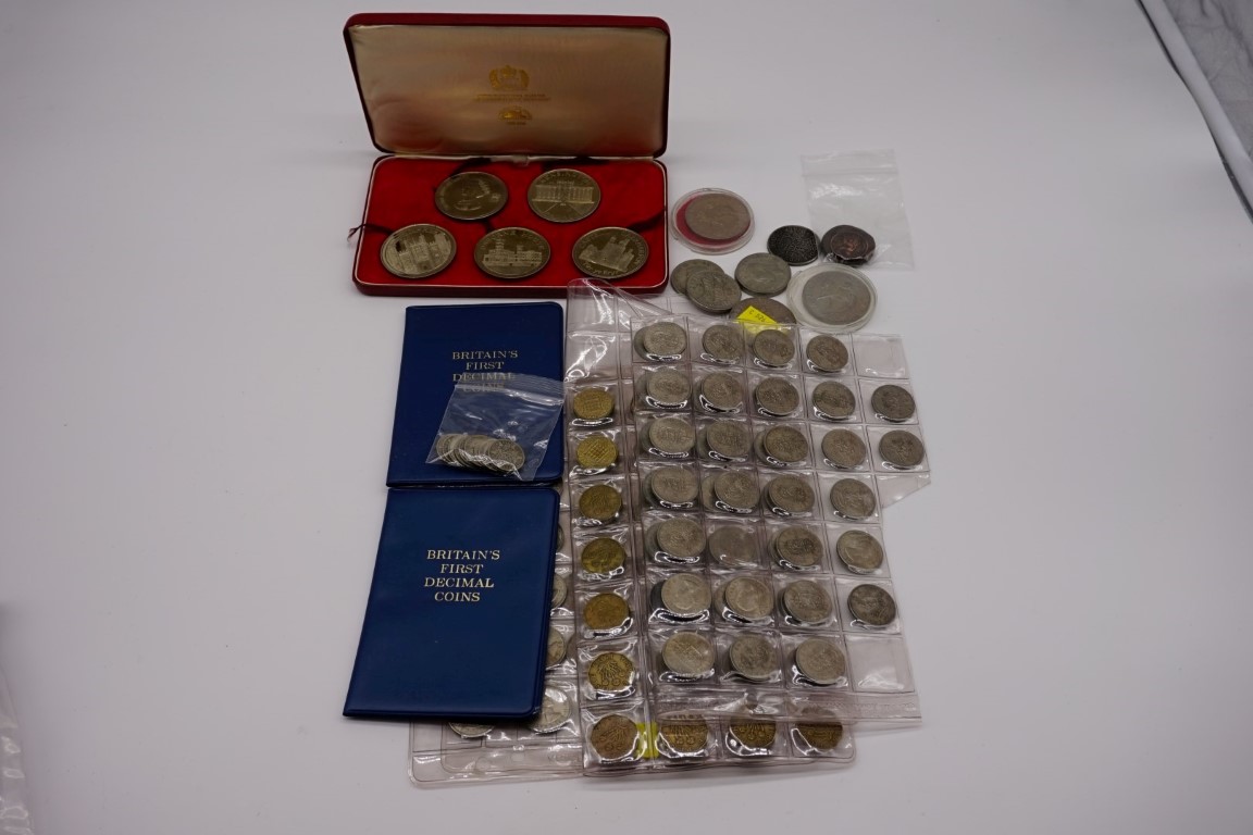 Coins: a 1977 Royal Palaces Silver Jubilee proof five medal set; together with a quantity of UK