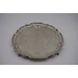 A silver salver, by G W Shirtcliffe & Son, Sheffield 1920, 30.5cm diameter, 799g.