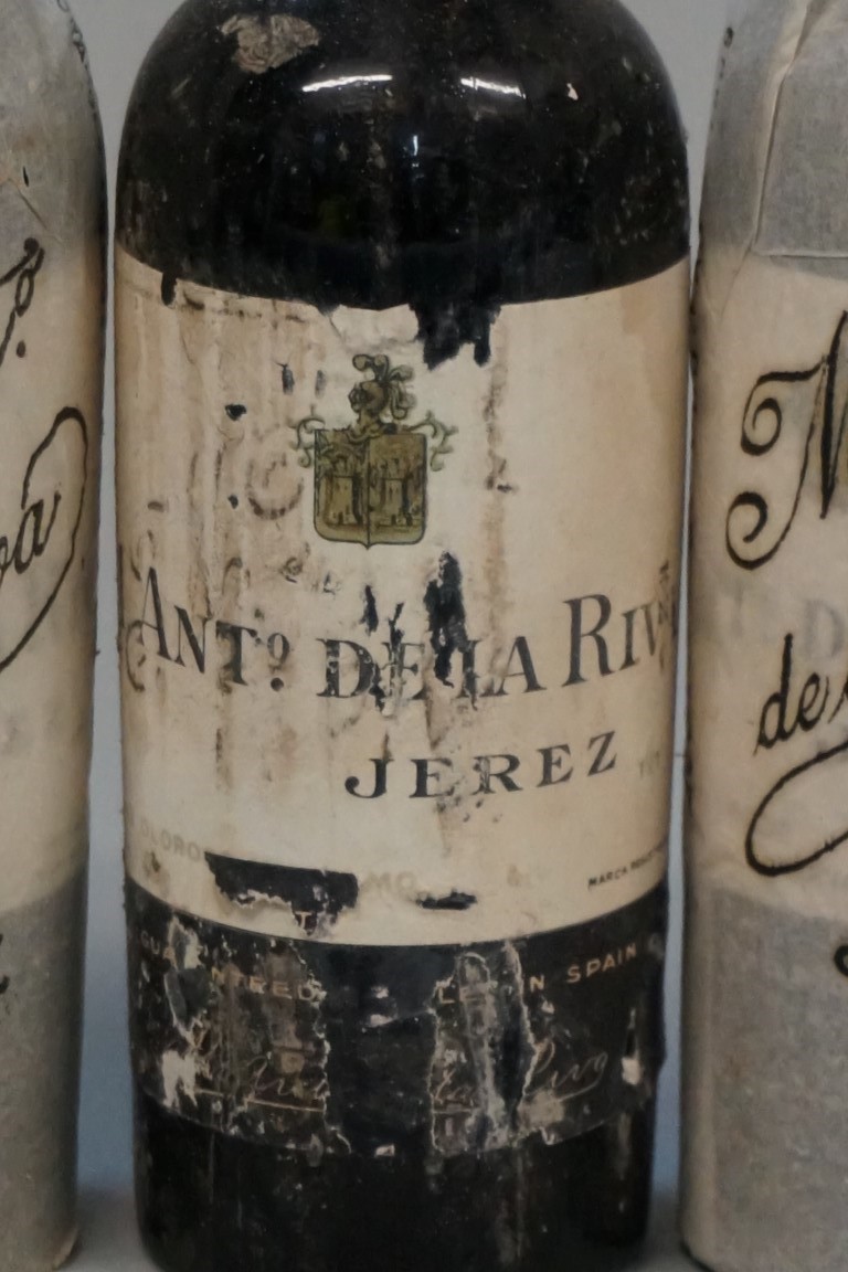 Three half bottles of Viejisimo Sherry, Antonio de la Riva, (1940s bottling). (3) - Image 2 of 5