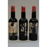 Three half bottles of Tres Cortados Sherry, Antonio de la Riva (1940s bottling). (3)