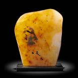 Interior design/minerals: An agate freeform, Madagascar, 13cm high