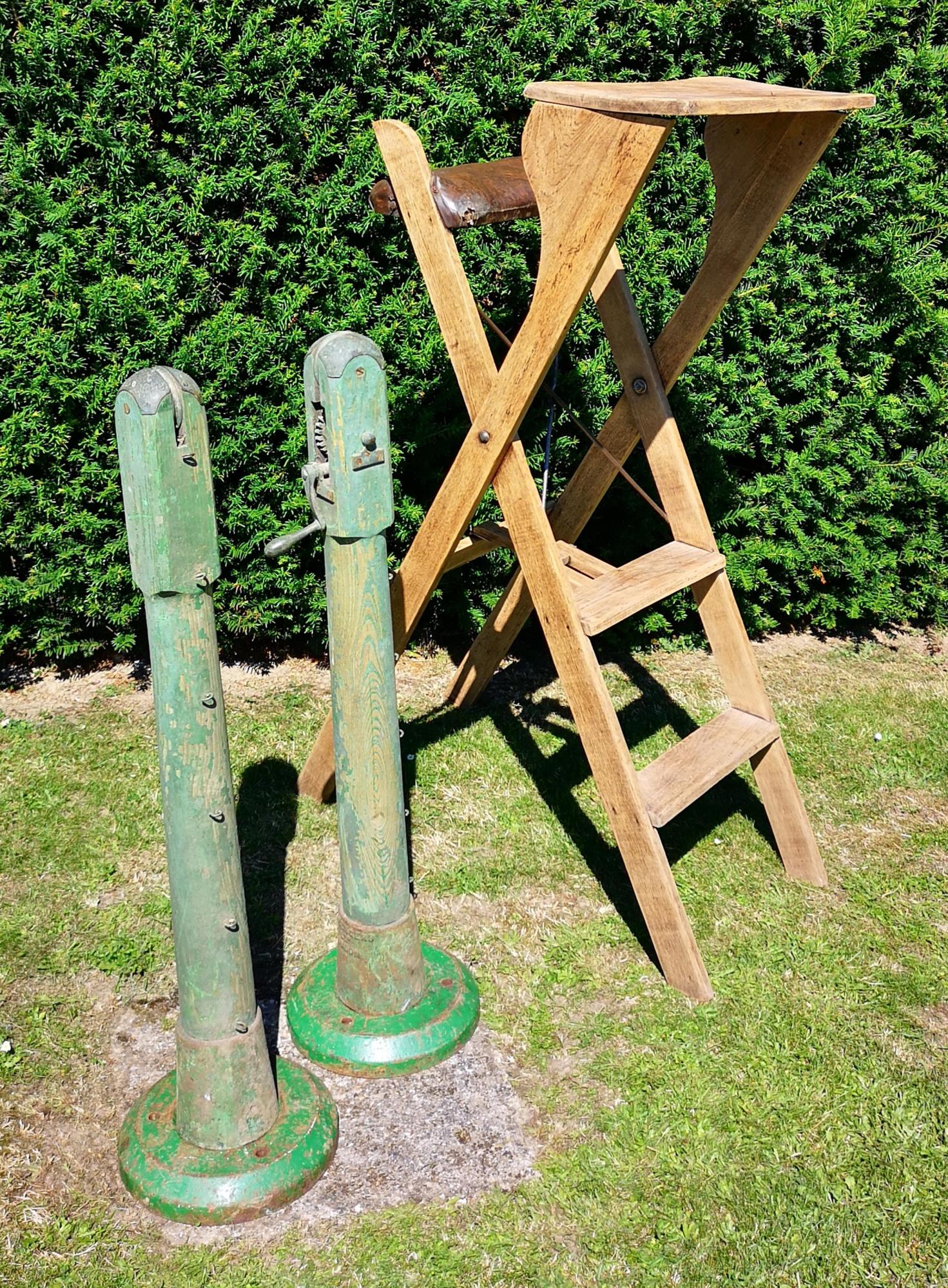 Sporting: A rare oak and upholstered tennis umpire~s chair early 20th century with hinge score table