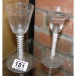 Pair of air twist aperitif glasses