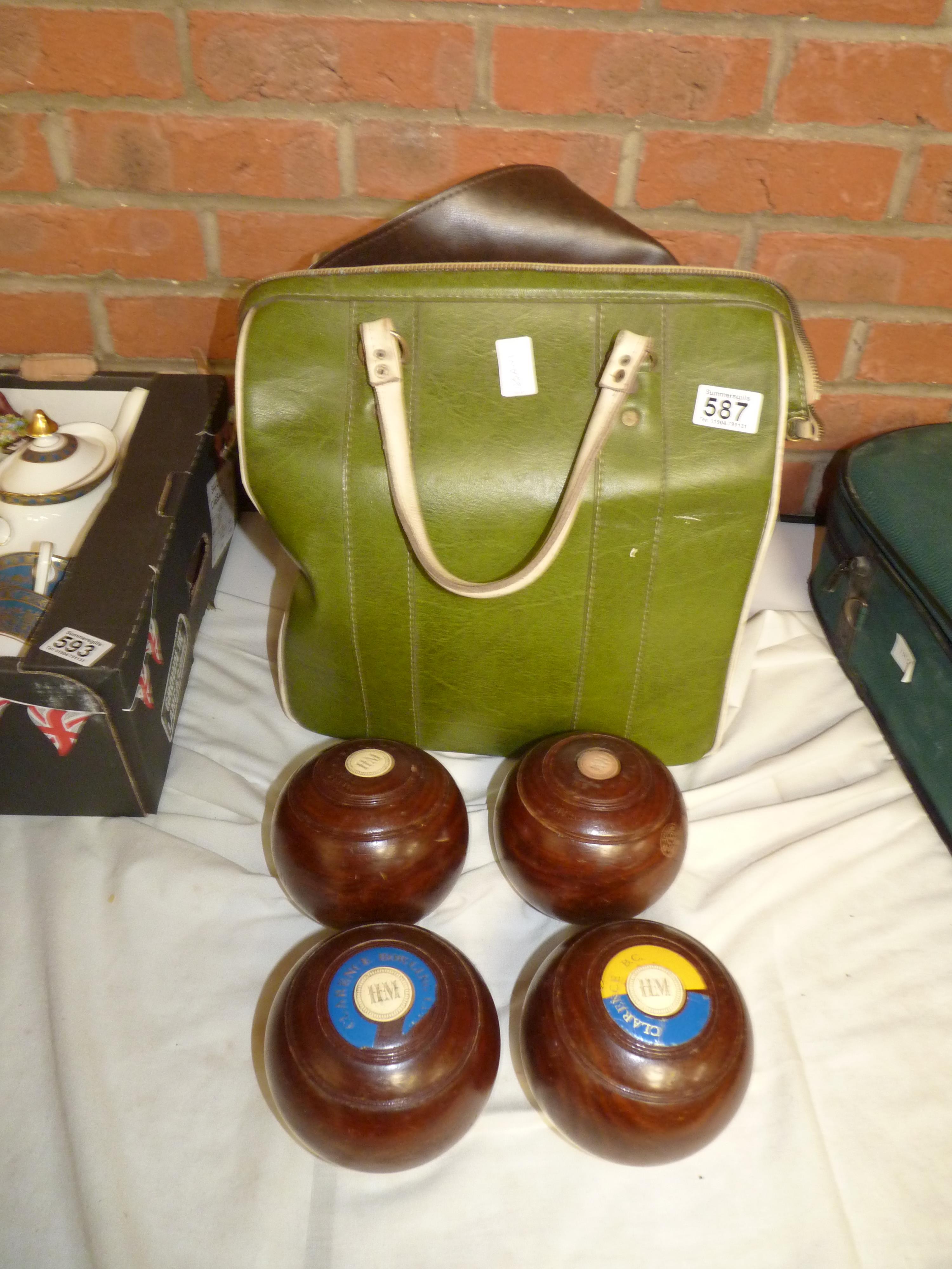4 Wooden bowls and bag