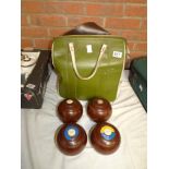 4 Wooden bowls and bag