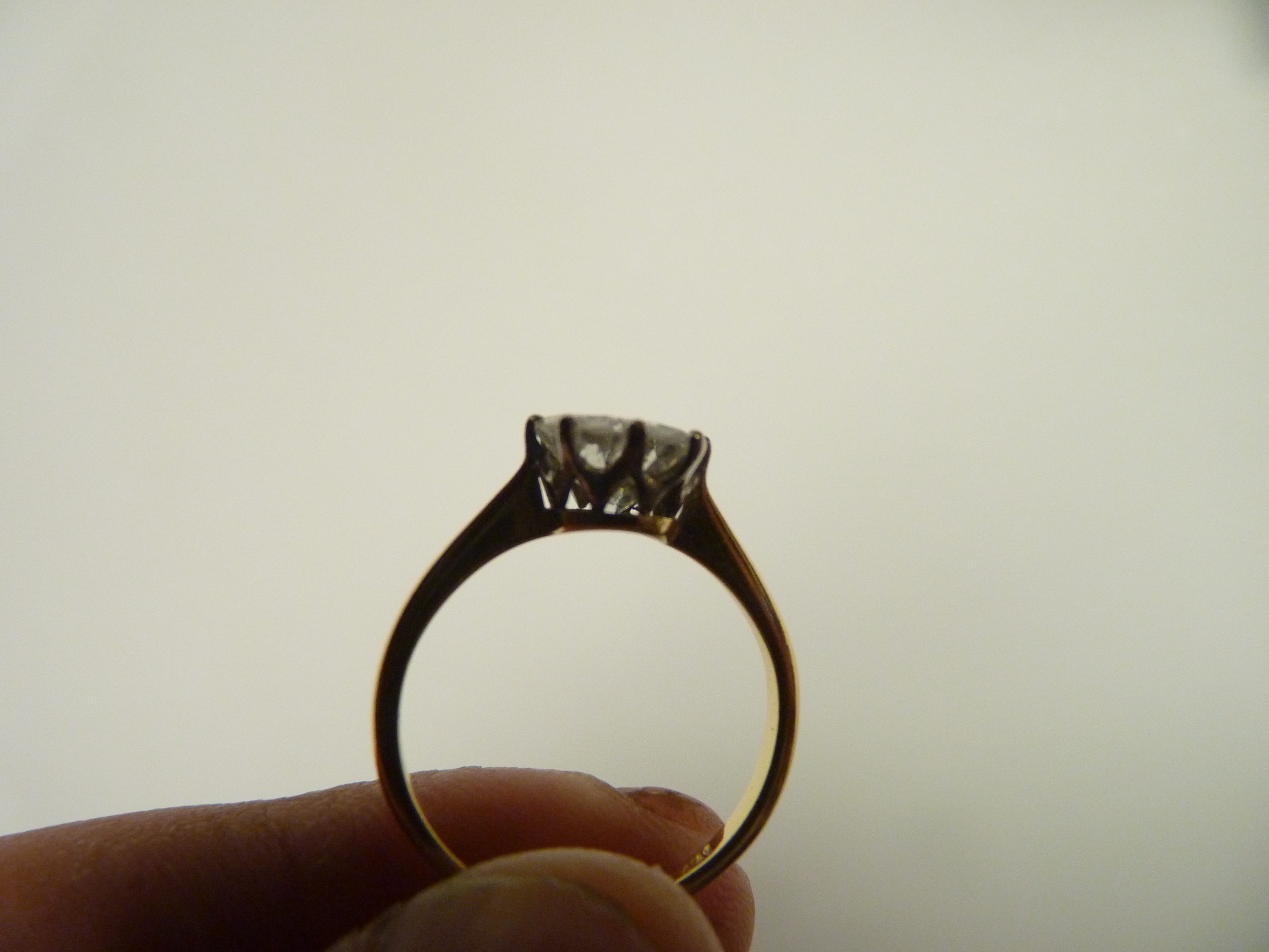 2.5ct Diamond solitaire on 18k size o-p - Image 4 of 10