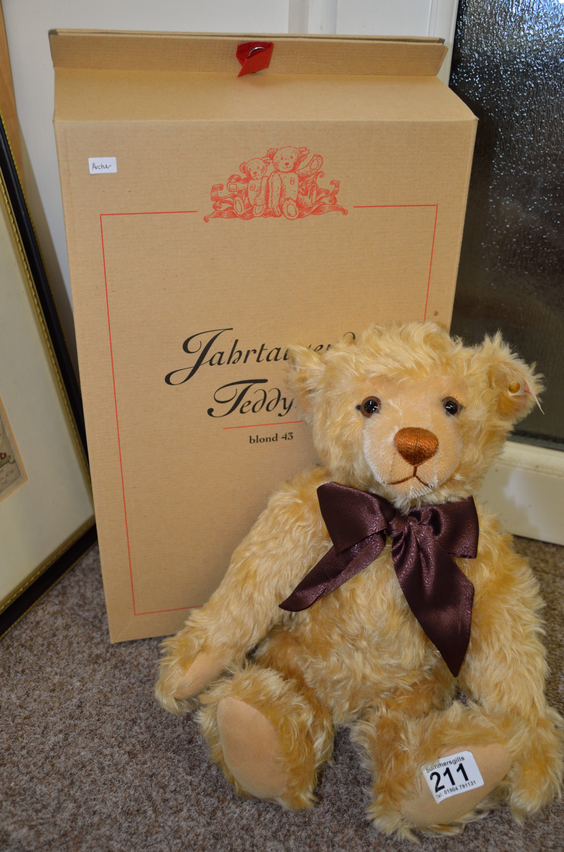 Boxed Steiff blond 43 teddy bear