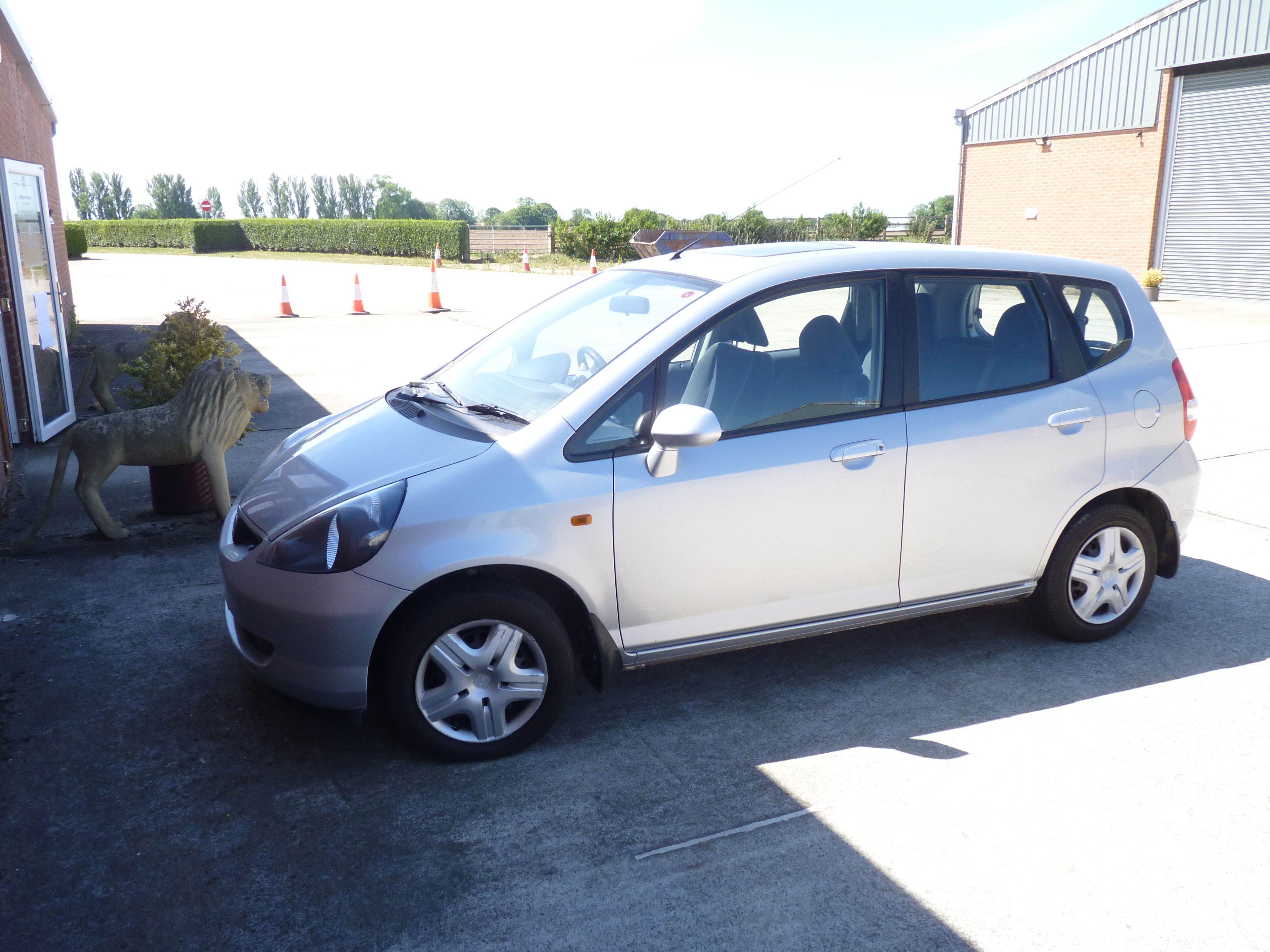 53 plate Honda Jazz, Silver approx 19,000 miles mot 17.12.20 1339cc first reg 17.12.2003 - Image 10 of 11