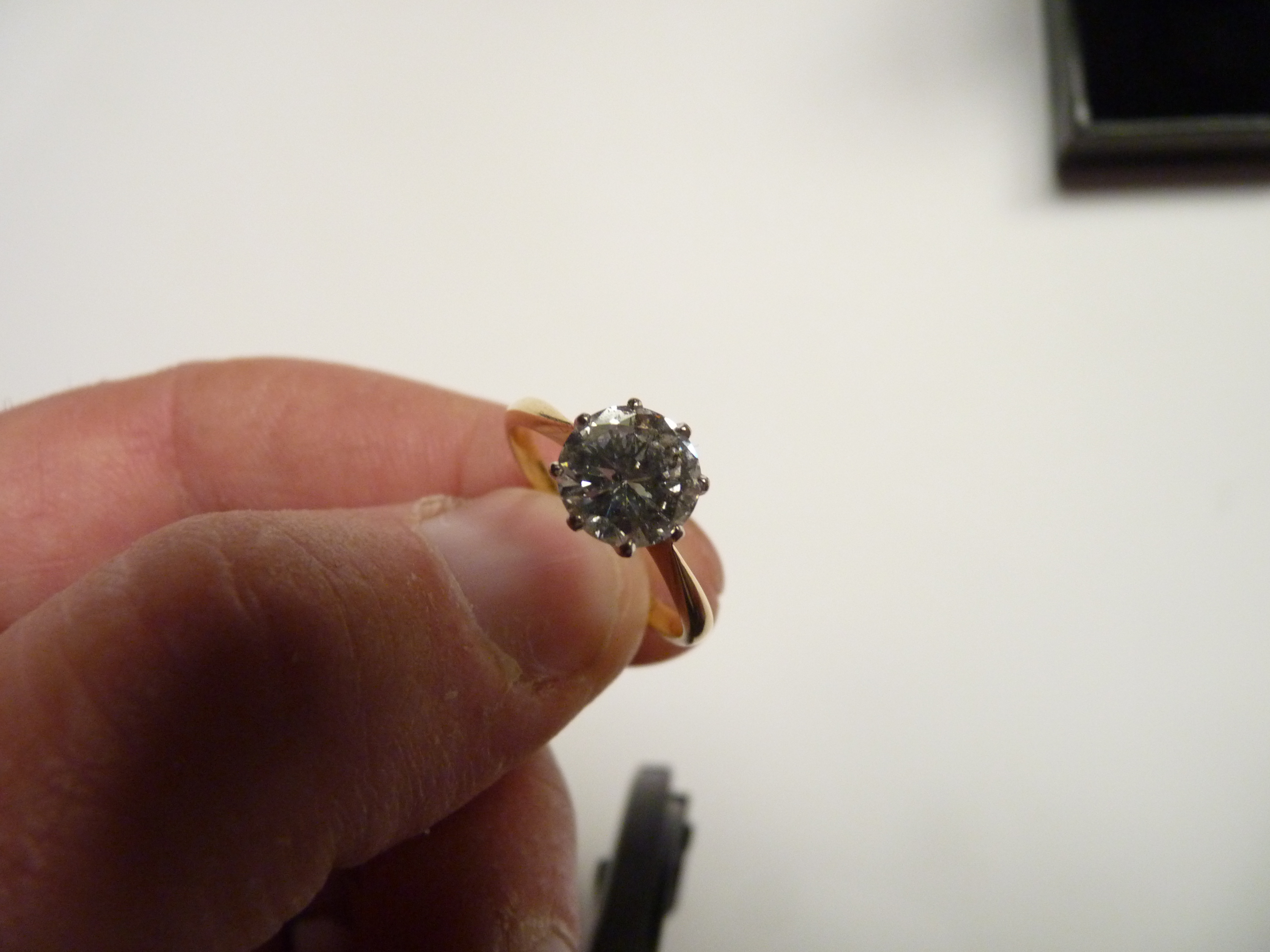 2.5ct Diamond solitaire on 18k size o-p - Image 2 of 10