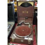 Savana Electric suitcase gramophone