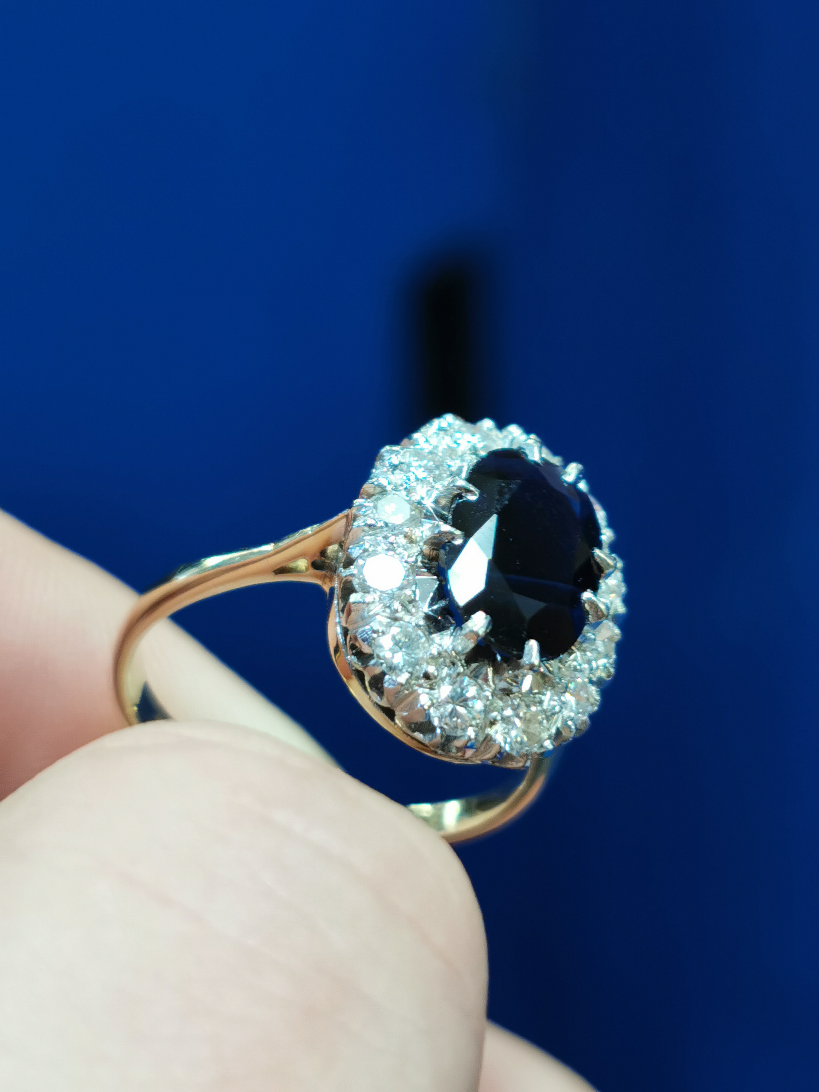 18ct Gold & Diamond Sapphire Ring - Image 2 of 3