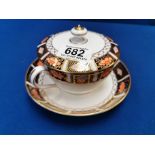 Royal Crown Derby Lidded Sugar Bowl & Saucer 8450