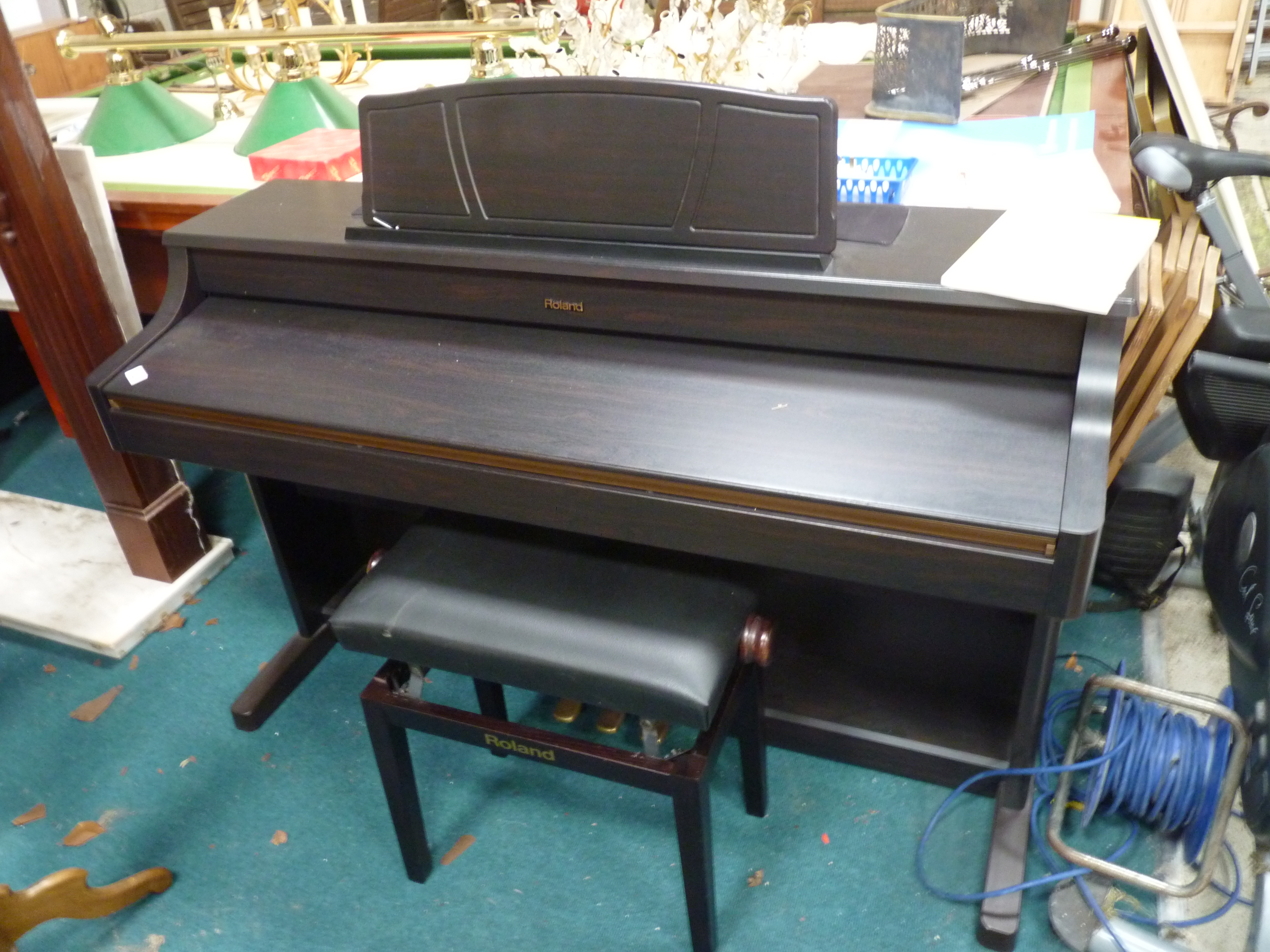 Roland HP107c Digital Piano (working)