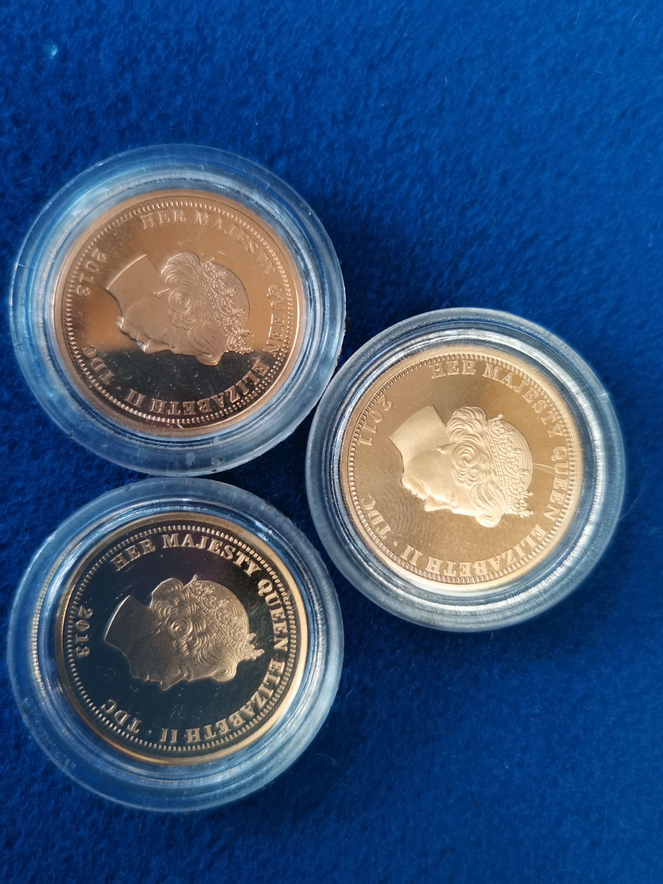 Boxed 2011 William & Catherine Gold Sovereign Coin 9g, & Two 2013 Gold Sovereign Coins - 27g total - Image 2 of 3