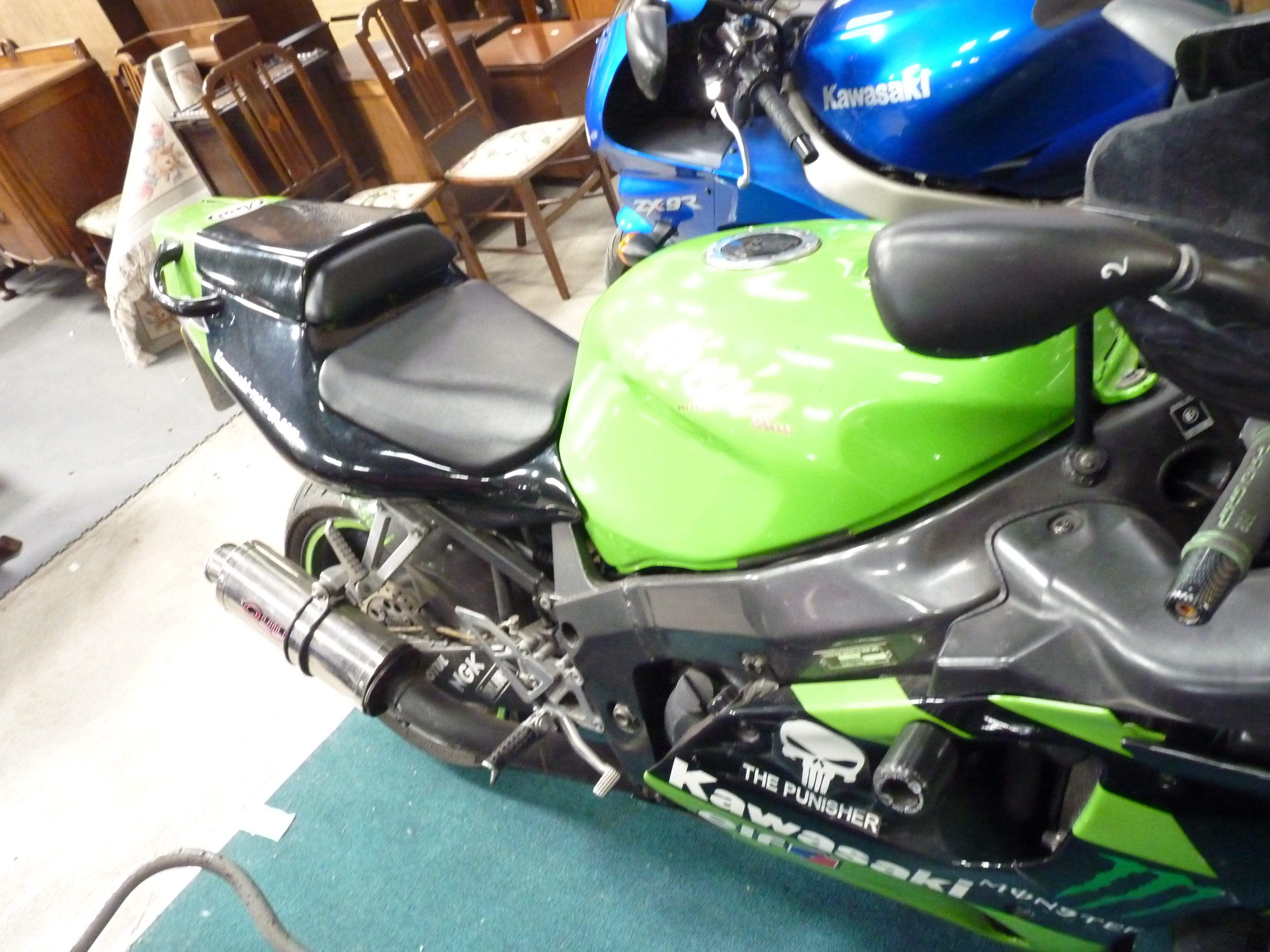 Kawasaki ZX750 - P5 2001 Y189UOG March 2001 23,646 miles in good overall condition. - Image 3 of 5