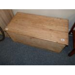 Pine blanket box