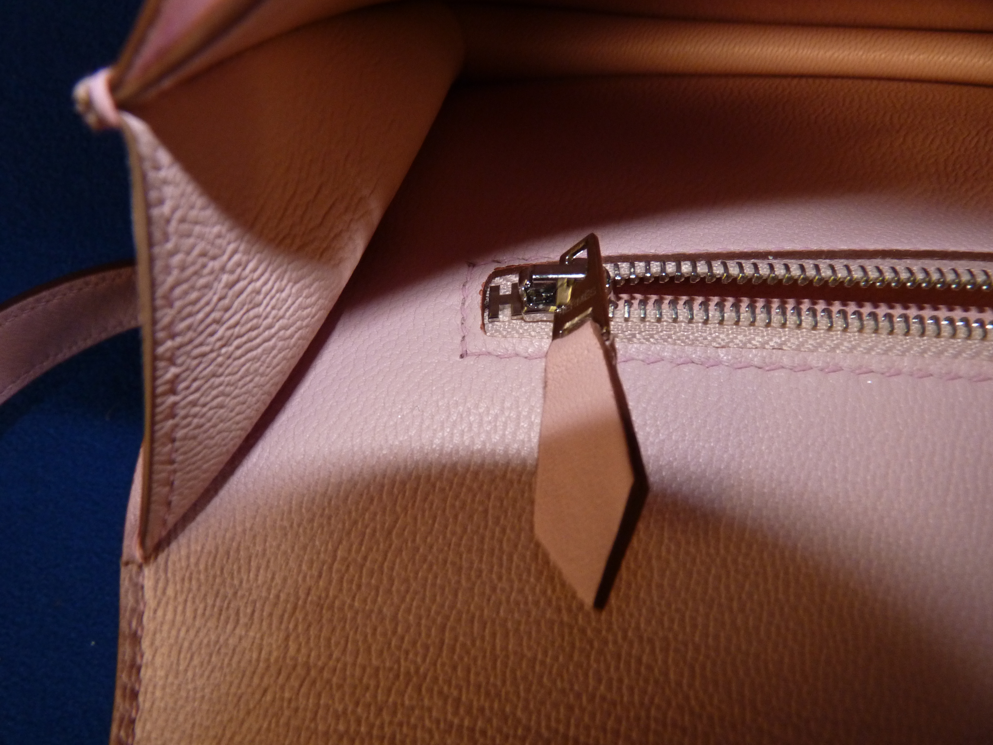 Boxed Hermes Pink Ladies Handbag - Image 9 of 14