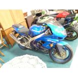 Kawasaki ZX 900 - C2 1999 T744RAA March 1999 11,083 Miles good condition overall slight dent on