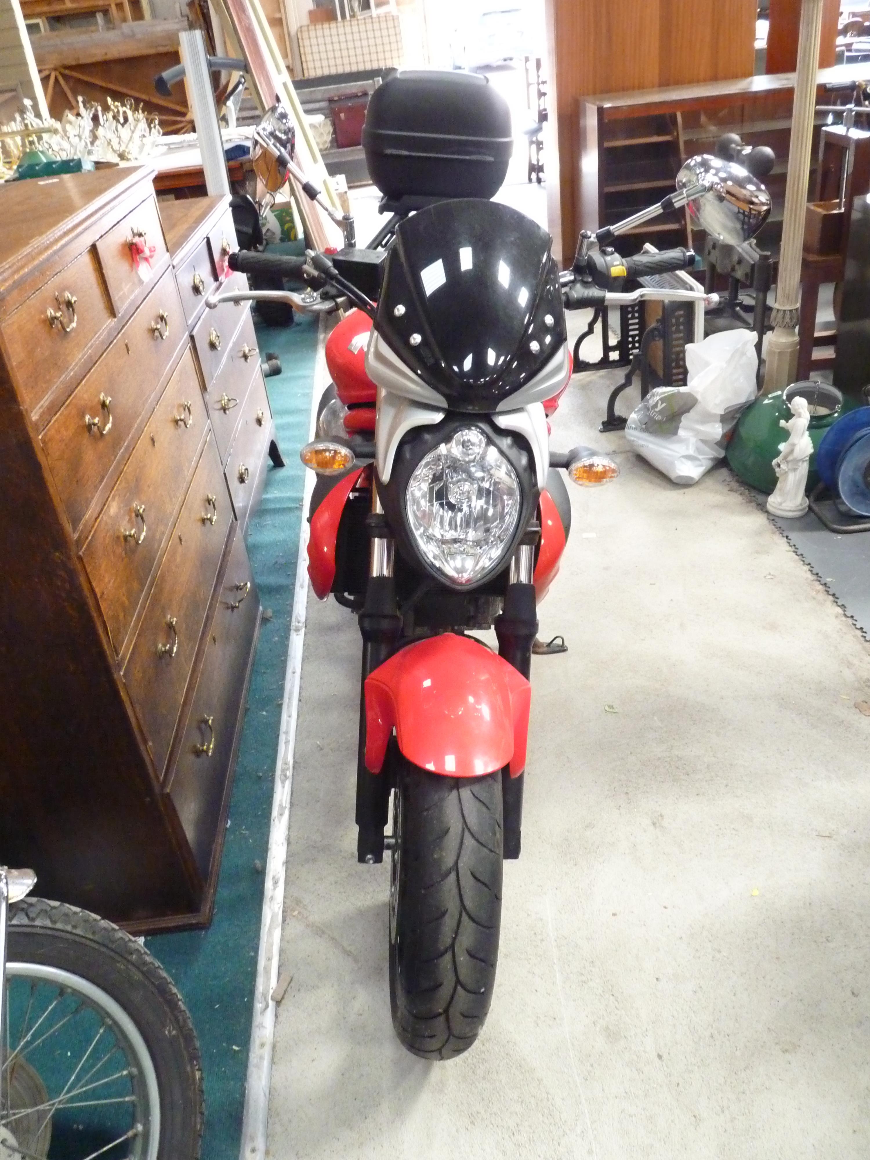 SUZUKI SFV 650 L0 2012 Date of first registration March 2012 In red only 3500 miles KY12 XAS - Image 5 of 7