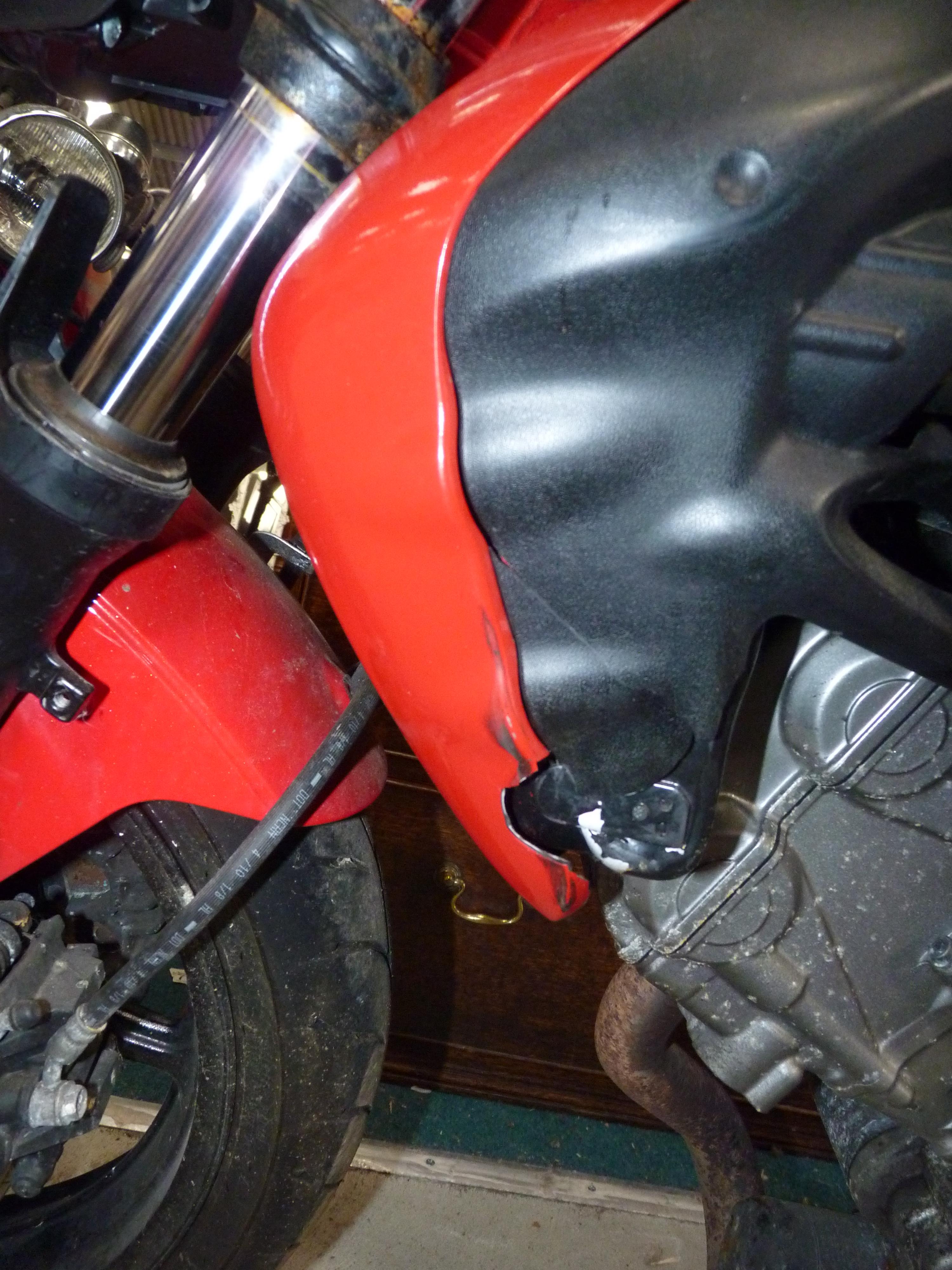 SUZUKI SFV 650 L0 2012 Date of first registration March 2012 In red only 3500 miles KY12 XAS - Image 4 of 7