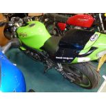 Kawasaki ZX750 - P5 2001 Y189UOG March 2001 23,646 miles in good overall condition.