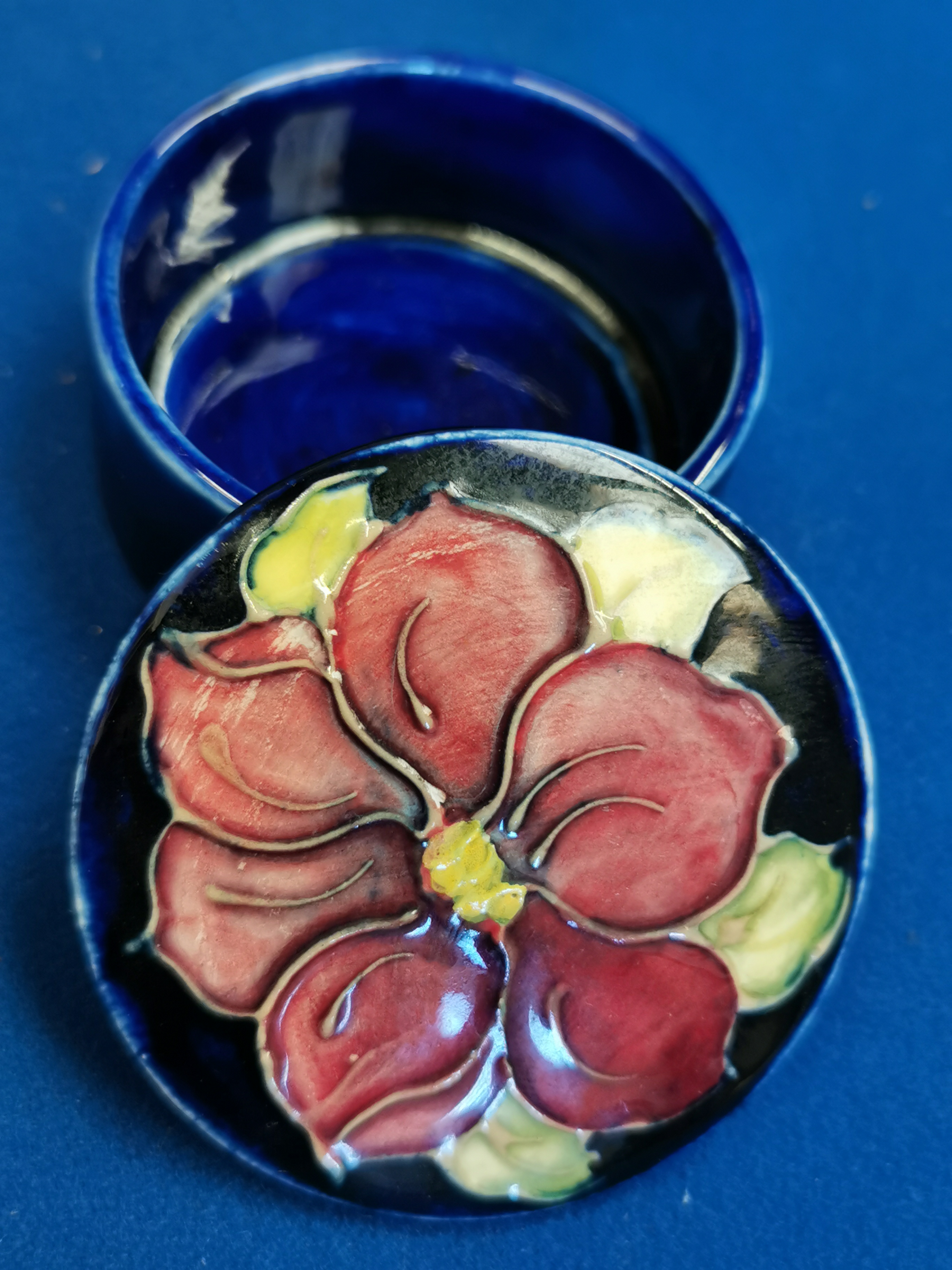 Moorcroft Blue Lidded Trinket Box - Image 2 of 3