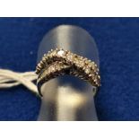 18ct White Gold & Diamond Ring w/11 Brilliant cut diamonds & 14 smaller baguettes, size H
