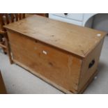 Pine blanket box