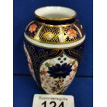 9cm Miniature Royal Crown Derby Imari Urn Vase, marked 1449 & 1128 to base ( 1st quality ex con. )