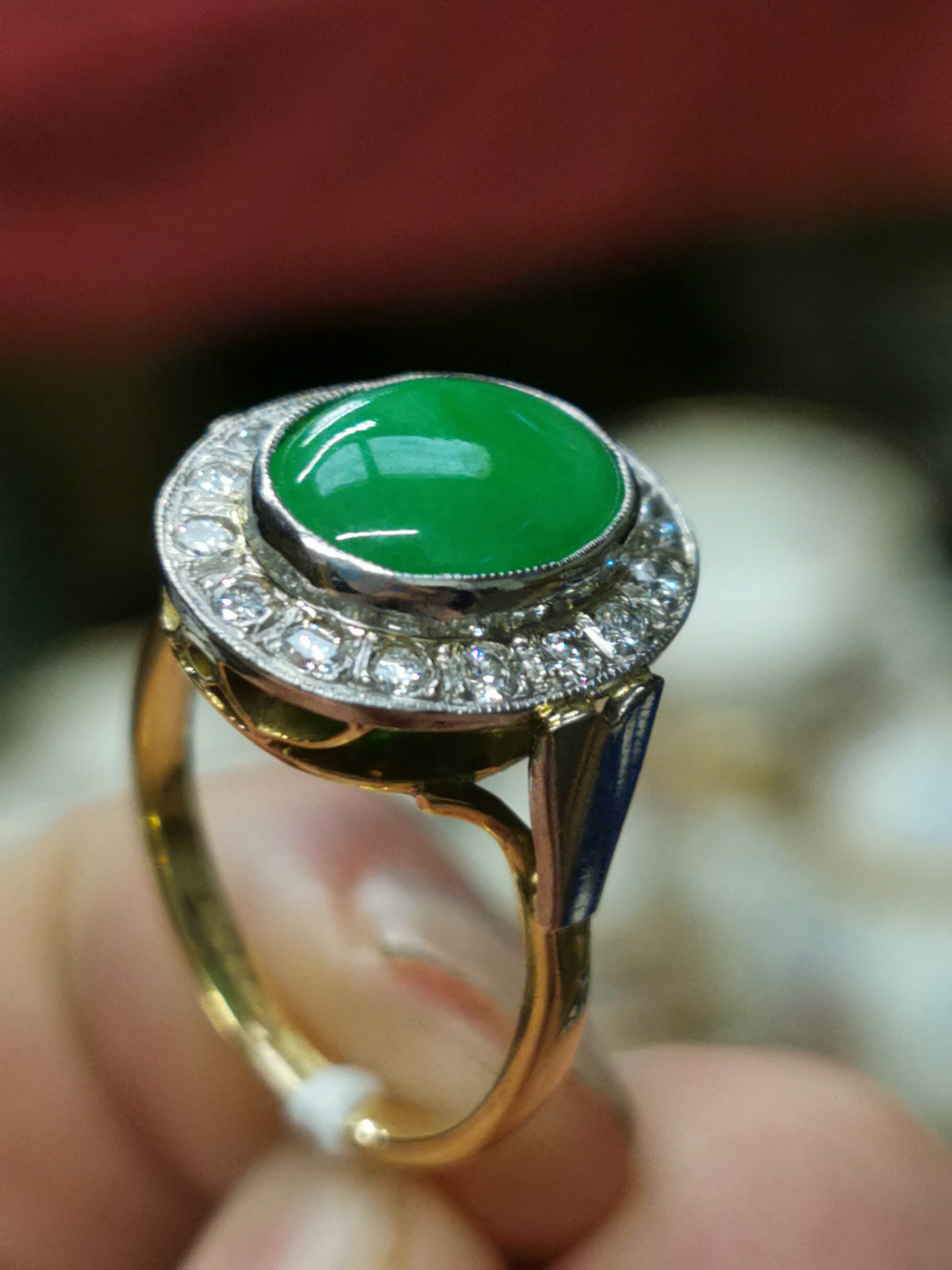 Emerald & Diamond 18ct White Gold Dress Ring featuring an oval cabochon stone, centred around 16 - Image 2 of 2