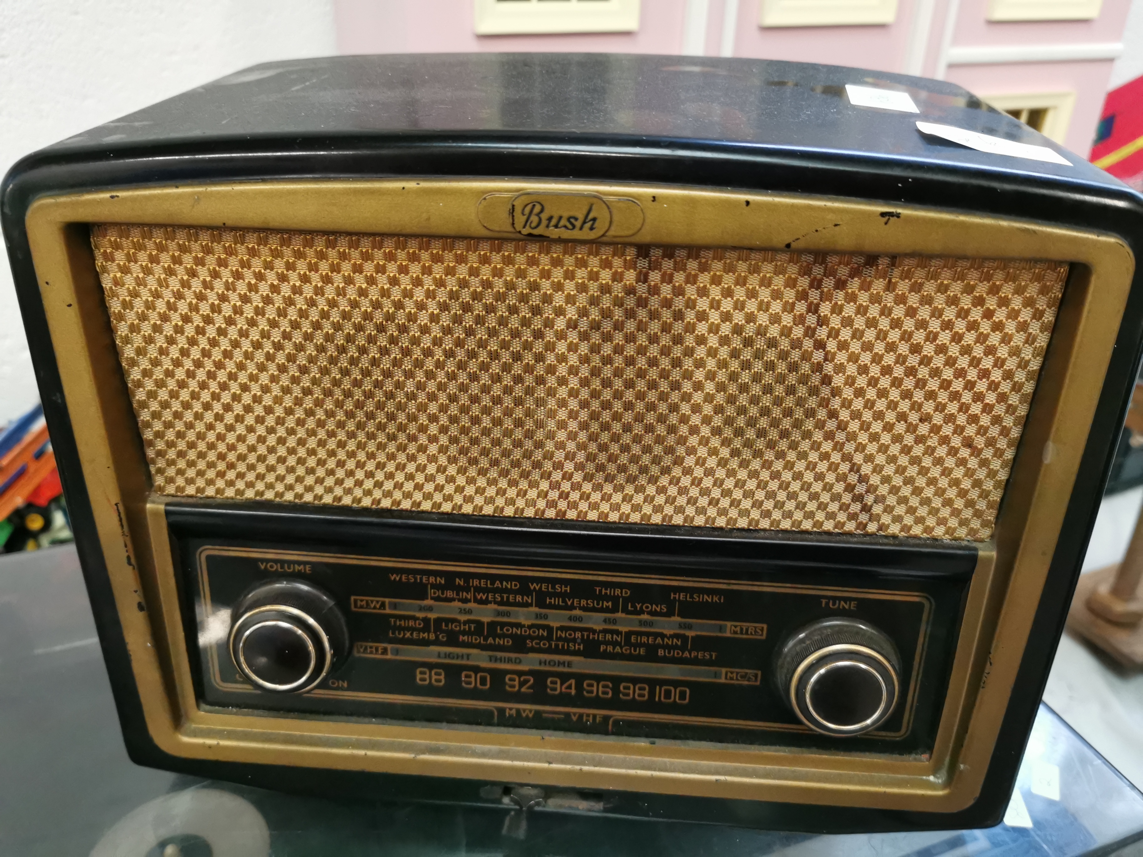 Sanyo radio/cassette player and old radio - Image 2 of 2