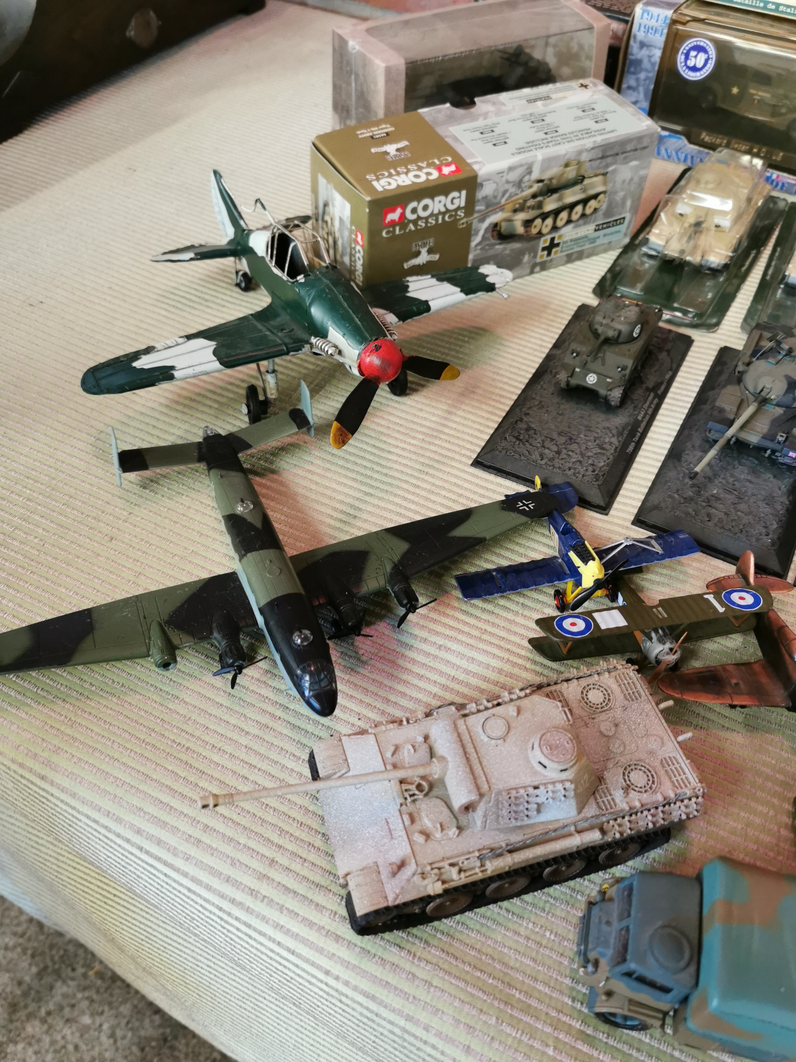 Collection of Military & Army Die-Cast Vehicles - Image 2 of 5