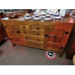 Large Mouseman Yorkshire Oak Sideboard - 152x46.5 x 92cm high