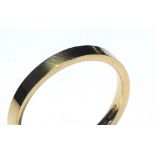 AN 18CT GOLD WEDDING RING Plain form (size K).