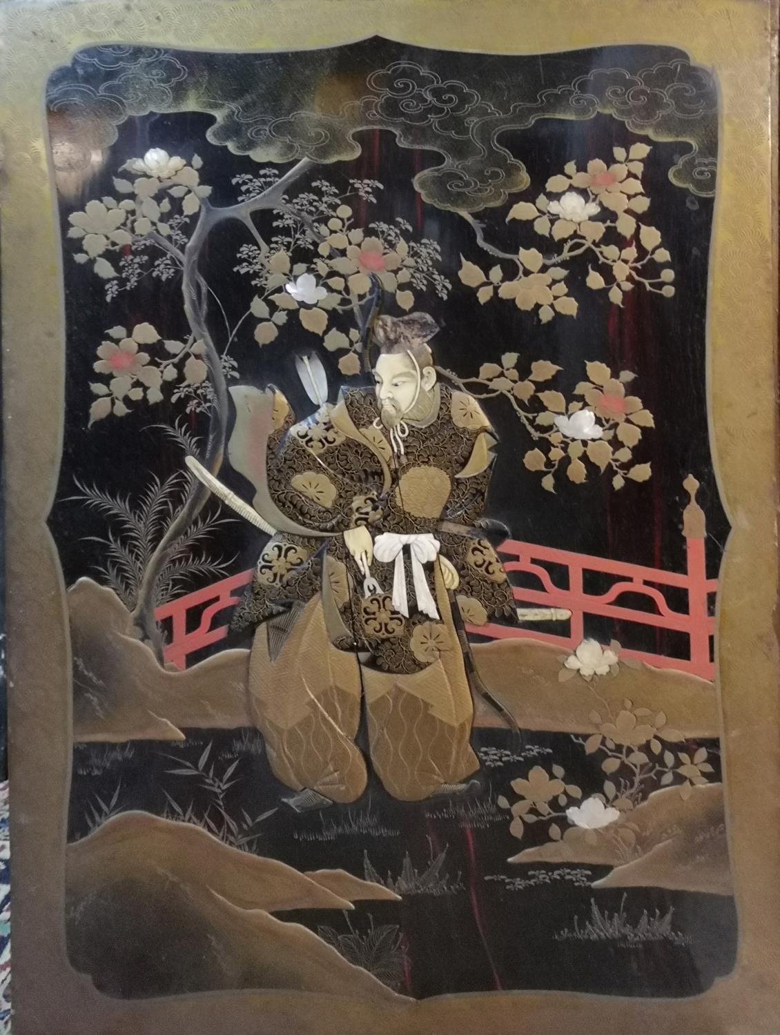 A COLLECTION OF LATE 19TH CENTURY PAINTED LACQUERED PANES With Shibayama embellishments in mother of - Image 4 of 5