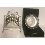 MAPPIN & WEBB, A 20TH CENTURY SILVER PLATED FOLDING BISCUIT BOX Shell form with folding pierced