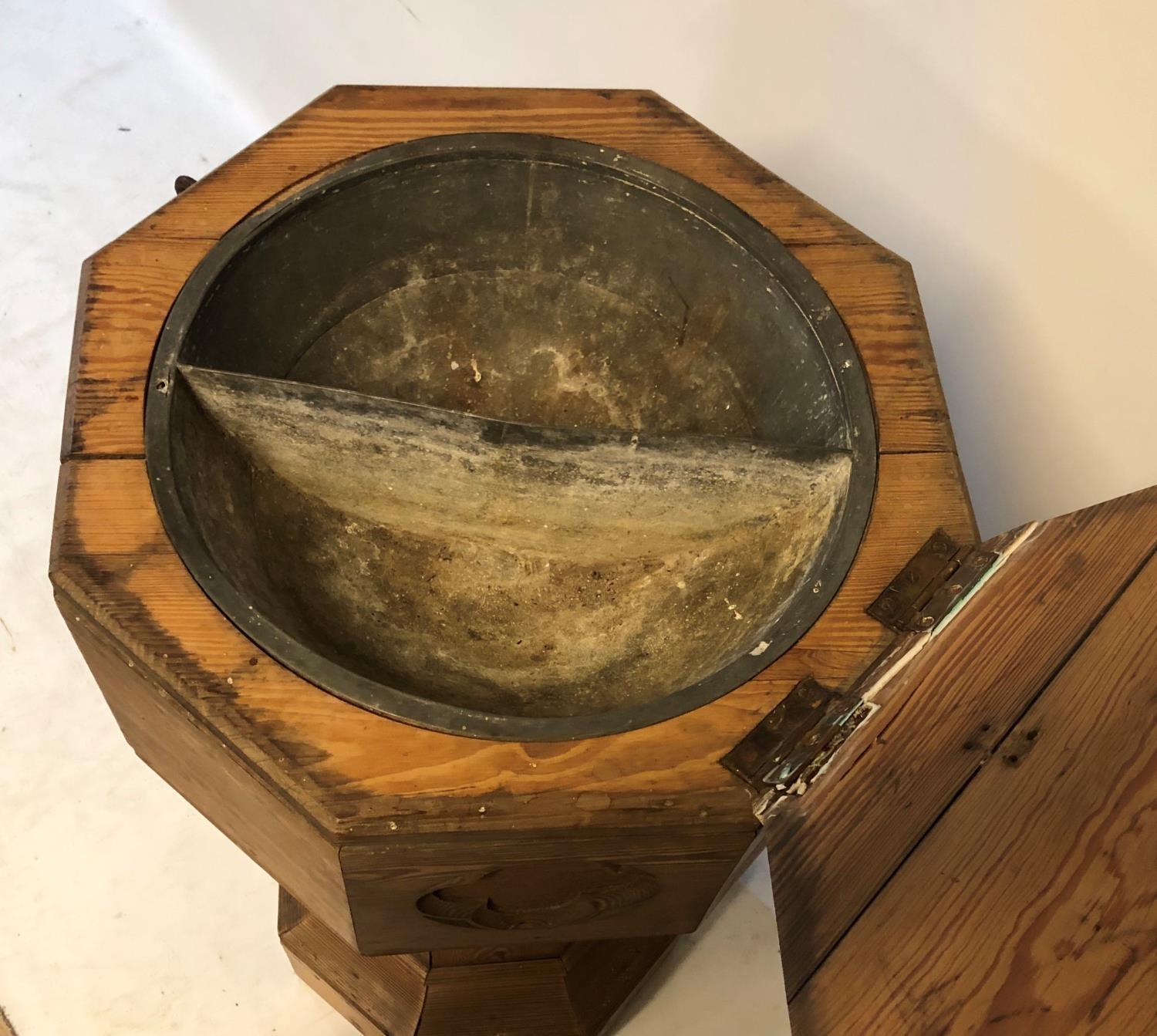 A VICTORIAN PITCH PINE FONT AND COVER With two section zinc liner, on faceted column. (50cm x 50cm x - Image 3 of 3