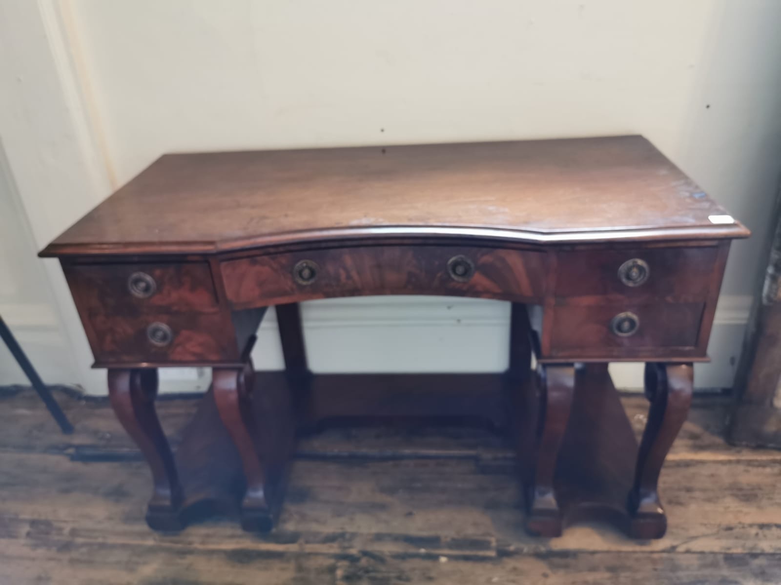 AN EARLY VICTORIAN MAHOGANY LADIES DRESSING TABLE With inverted bow front fitted with five - Image 2 of 2