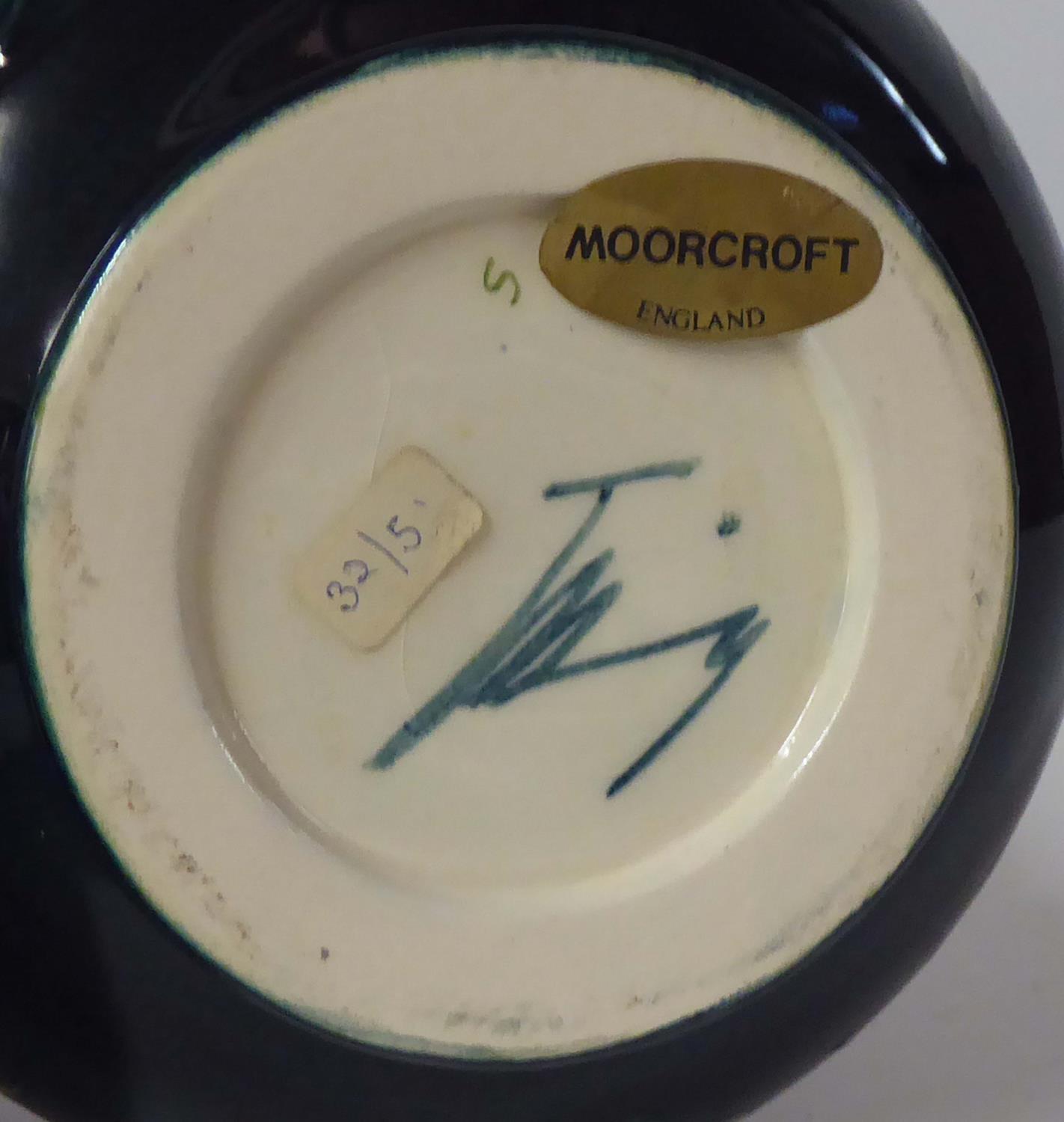 A MOORCROFT POTTERY ONION FORM VASE 12 cm - Image 3 of 3