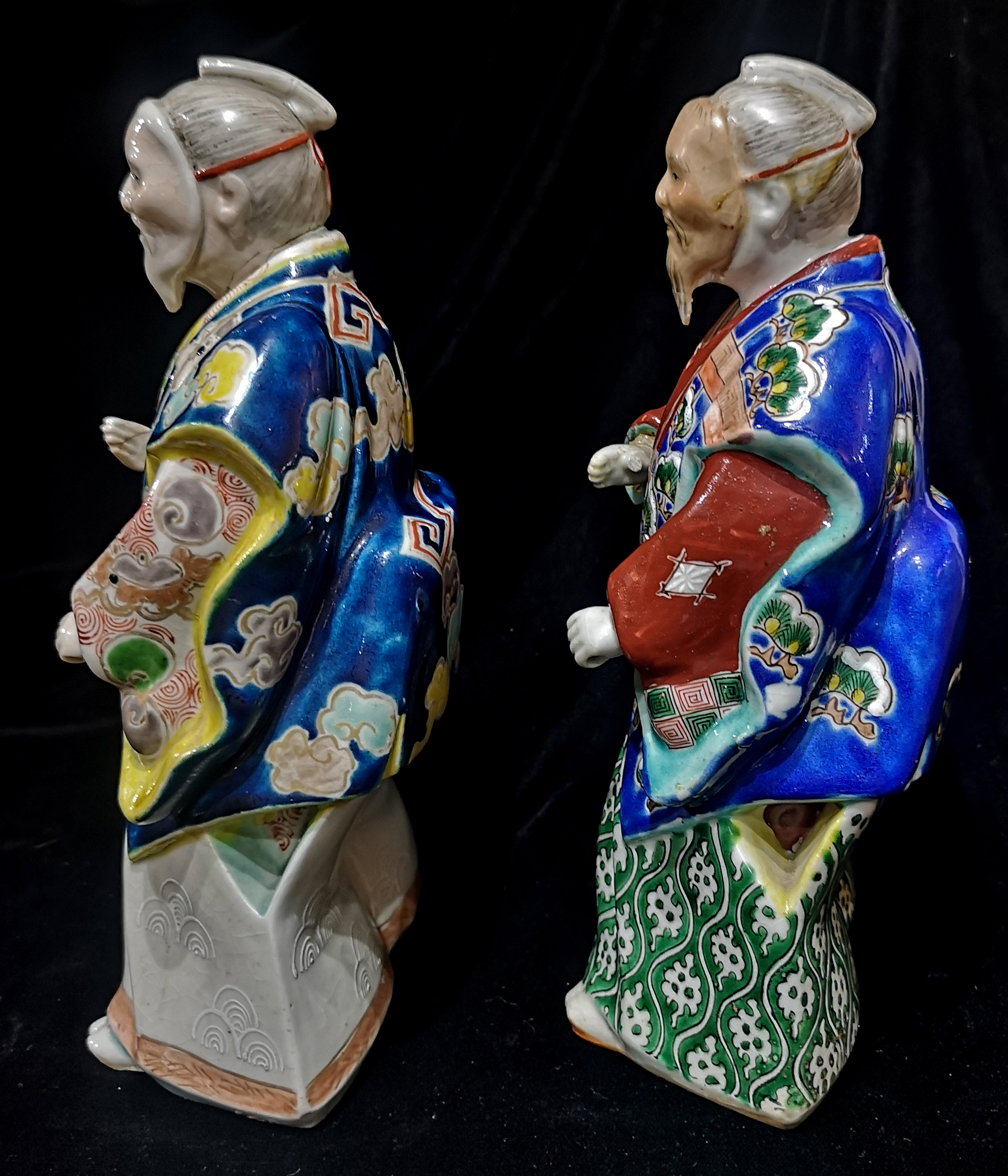 A PAIR OF CHINESE PORCELAIN FIGURINES Elders wearing period clothing with enamel decoration. (approx - Image 2 of 6