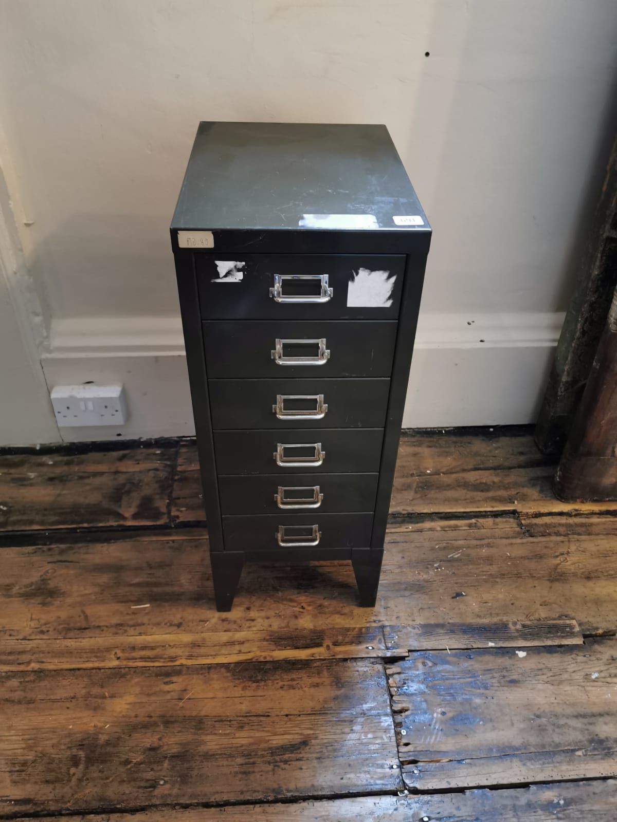 A MID 20TH CENTURY INDUSTRIAL STEEL BANK OF SIX DRAWERS. (64cm)